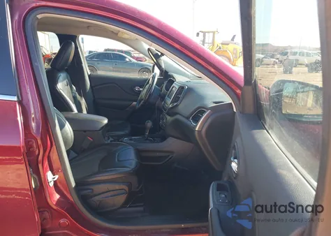 2019 Jeep Cherokee Latitude Plus Fwd from USA, damaged, VIN 1C4PJLLB9KD247166